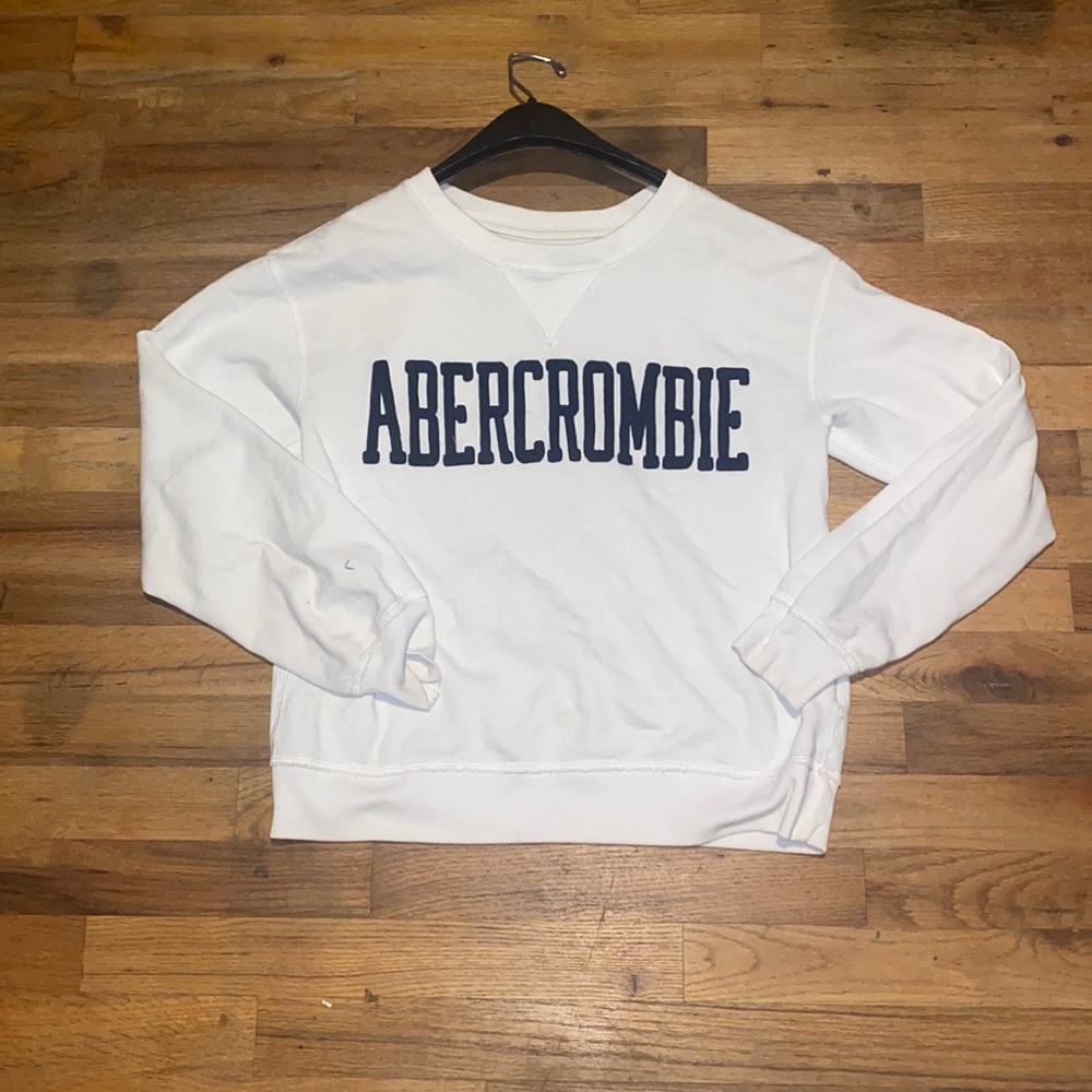 White Abercrombie sweatshirt
